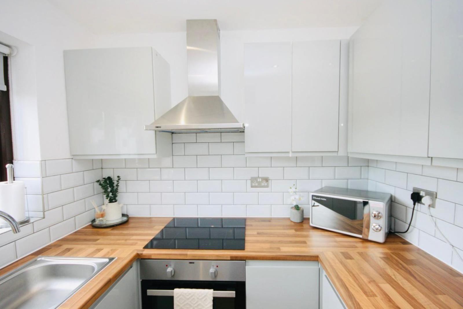 Studio Apartment Londra Esterno foto